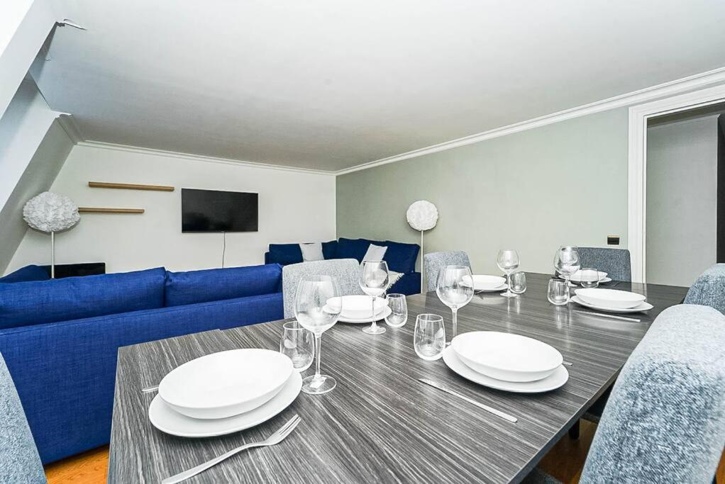 Apartment Champs Elysee - Paris